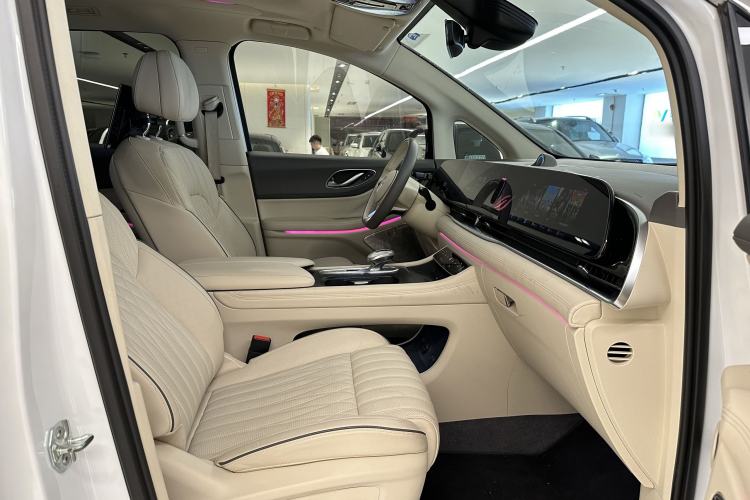 Used VOYAH Dream 2022 Low-Carbon Edition Dream+ Smart Enjoyment Package Interior 4