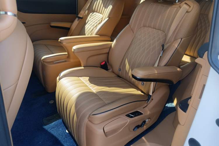 Used VOYAH Dream 2022 Low-Carbon Edition Dream+ Smart Enjoyment Package Interior 4