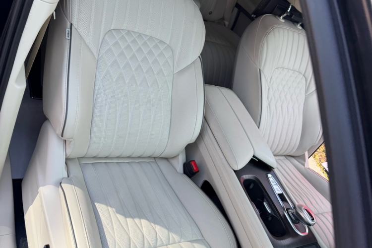 Used VOYAH Dream 2022 Low-Carbon Edition Dream+ Smart Enjoyment Package Interior 4