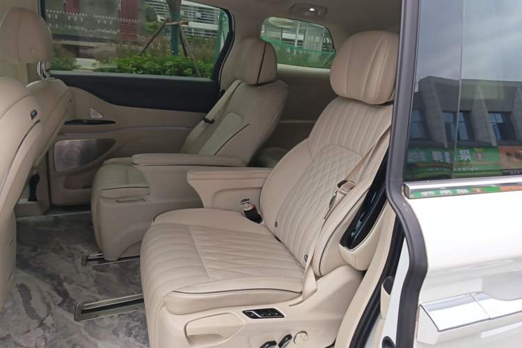 Used VOYAH Dream 2022 Low-Carbon Edition Dream+ Smart Enjoyment Package Interior 4