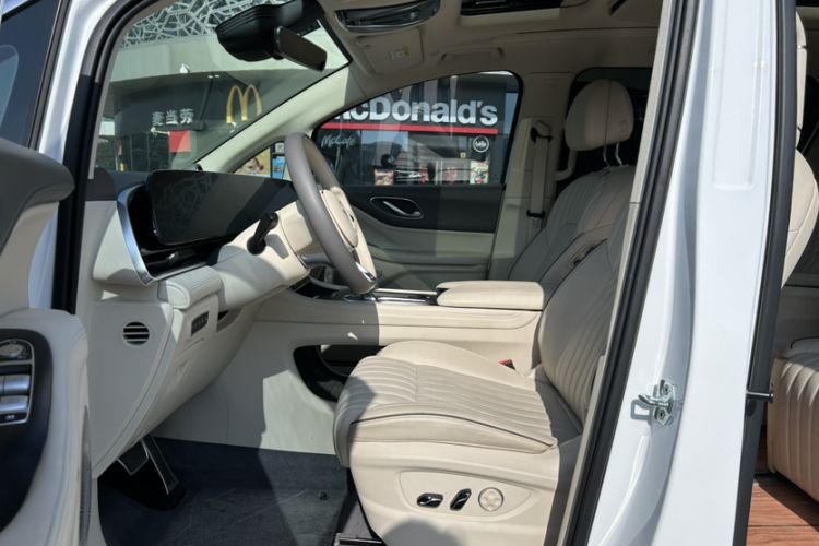 Used VOYAH Dream 2022 Low-Carbon Edition Dream+ Smart Enjoyment Package Interior 8