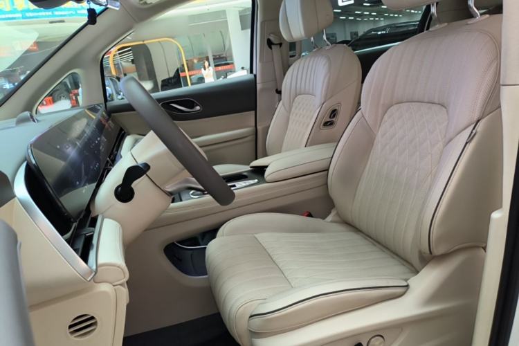 Used VOYAH Dream 2022 0-Carbon Edition Dream+ Smart Enjoyment Package 475 km Left Front Seat