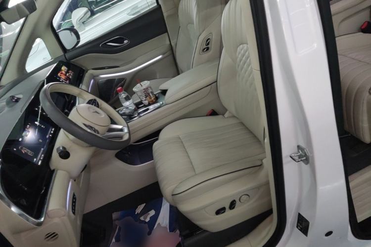 Used VOYAH Dream 2022 Low-Carbon Edition Dream+ Smart Enjoyment Package Left Front Seat