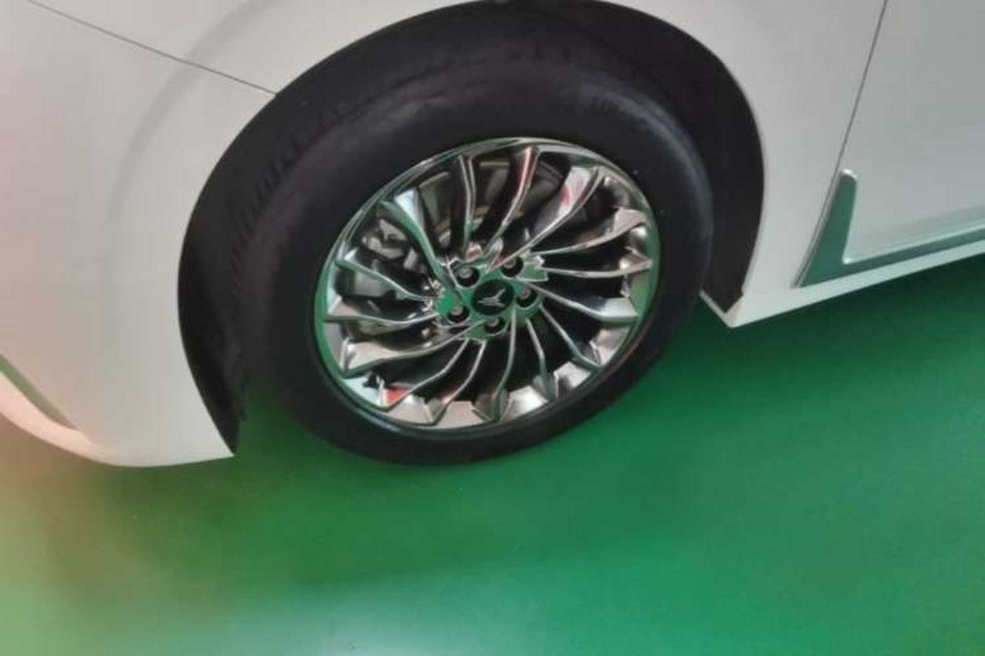 Used VOYAH Dream 2022 Low-Carbon Edition Dream+ Smart Enjoyment Package Left Front Wheel Hub