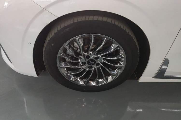 Used VOYAH Dream 2022 Low-Carbon Edition Dream+ Smart Enjoyment Package Left Front Wheel Hub