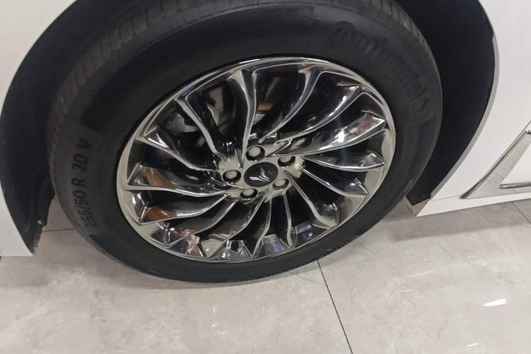 Used VOYAH Dream 2022 Low-Carbon Edition Dream+ Smart Enjoyment Package Left Front Wheel Hub