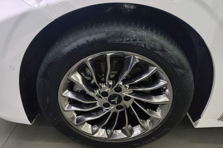 Used VOYAH Dream 2022 Low-Carbon Edition Dream+ Smart Enjoyment Package Left Front Wheel Hub