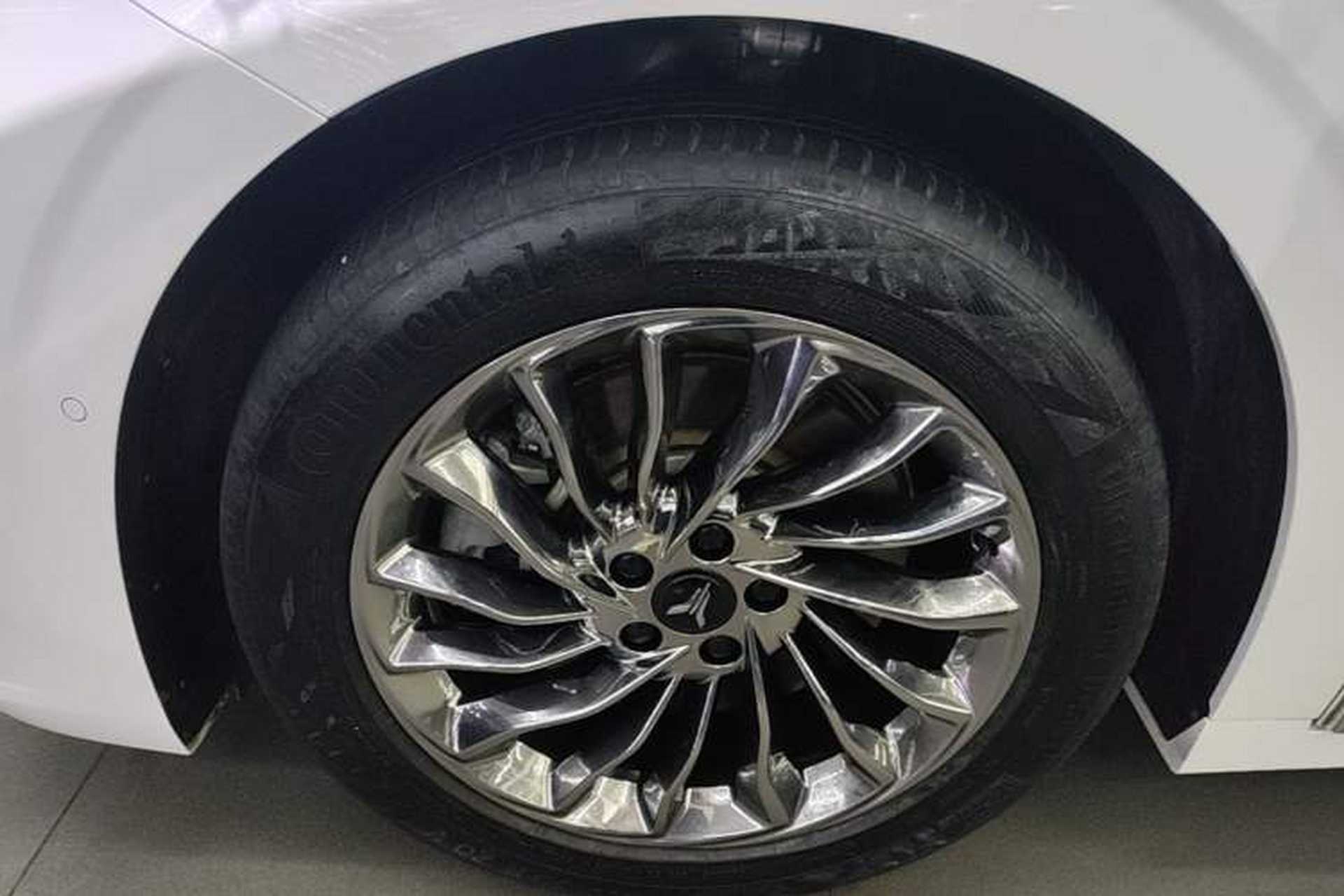 Used VOYAH Dream 2022 Low-Carbon Edition Dream+ Smart Enjoyment Package Left Front Wheel Hub