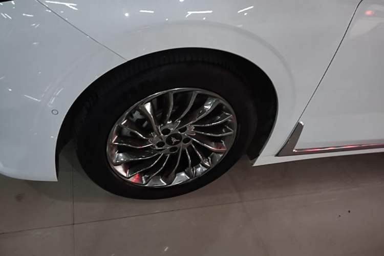 Used VOYAH Dream 2022 Low-Carbon Edition Dream+ Smart Enjoyment Package Left Front Wheel Hub