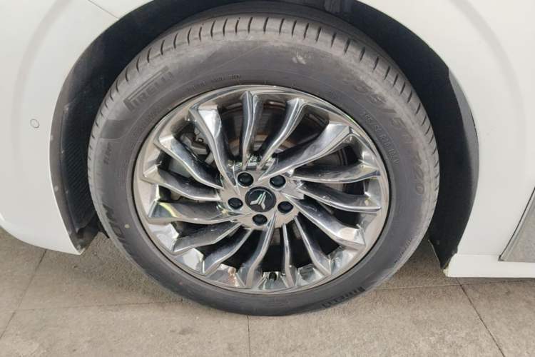 Used VOYAH Dream 2022 Low-Carbon Edition Dream+ Smart Enjoyment Package Left Front Wheel Hub