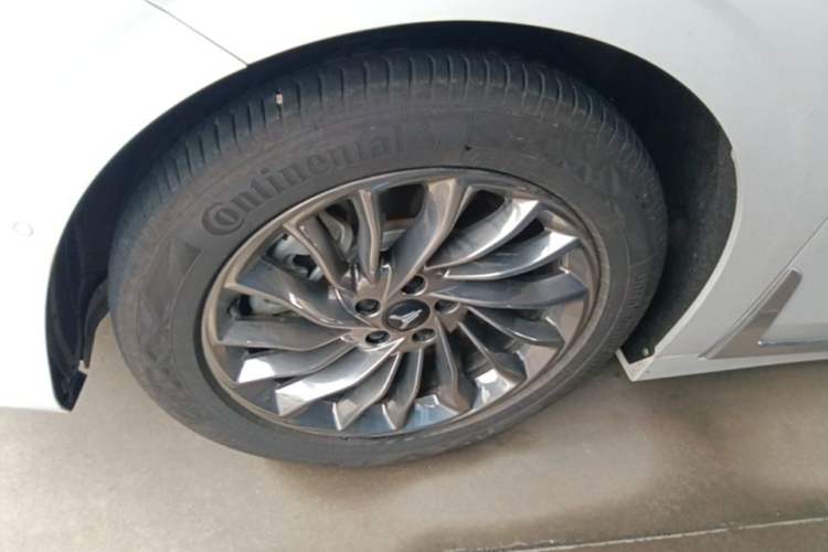 Used VOYAH Dream 2022 Low-Carbon Edition Dream+ Smart Enjoyment Package Left Front Wheel Hub