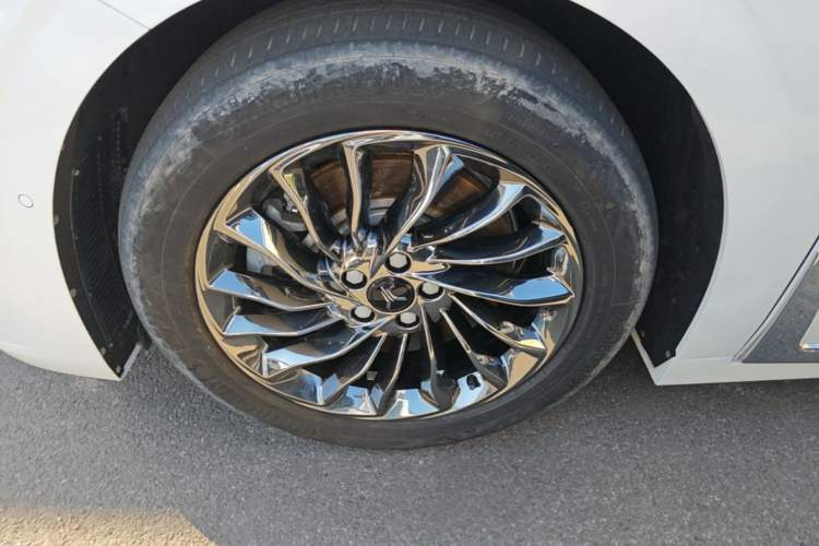 Used VOYAH Dream 2022 Low-Carbon Edition Dream+ Smart Enjoyment Package Left Front Wheel Hub