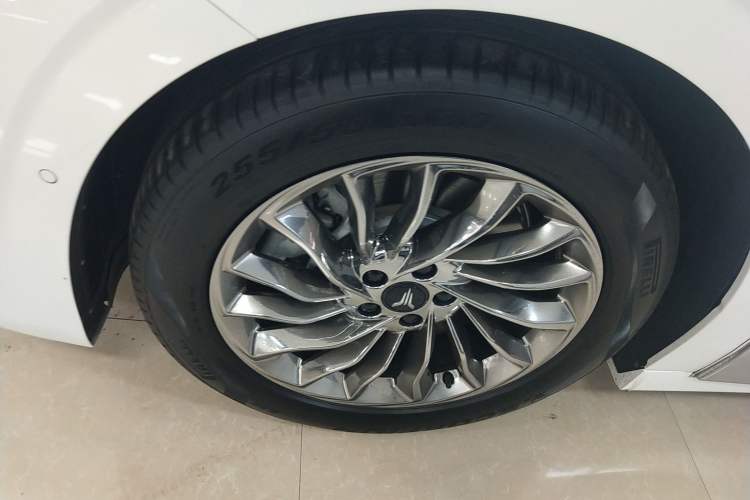 Used VOYAH Dream 2022 Low-Carbon Edition Dream+ Smart Enjoyment Package Left Front Wheel Hub