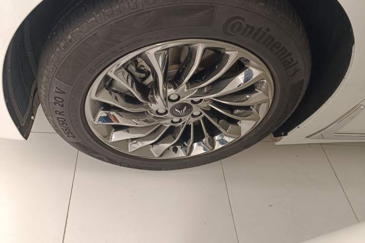 Used VOYAH Dream 2022 Low-Carbon Edition Dream+ Smart Enjoyment Package Left Front Wheel Hub