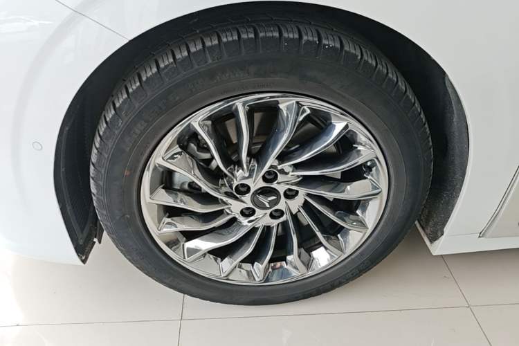 Used VOYAH Dream 2022 Low-Carbon Edition Dream+ Smart Enjoyment Package Left Front Wheel Hub