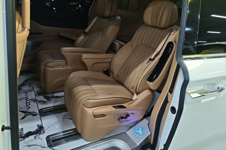 Used VOYAH Dream 2022 Low-Carbon Edition Dream+ Smart Enjoyment Package Left Rear Seat