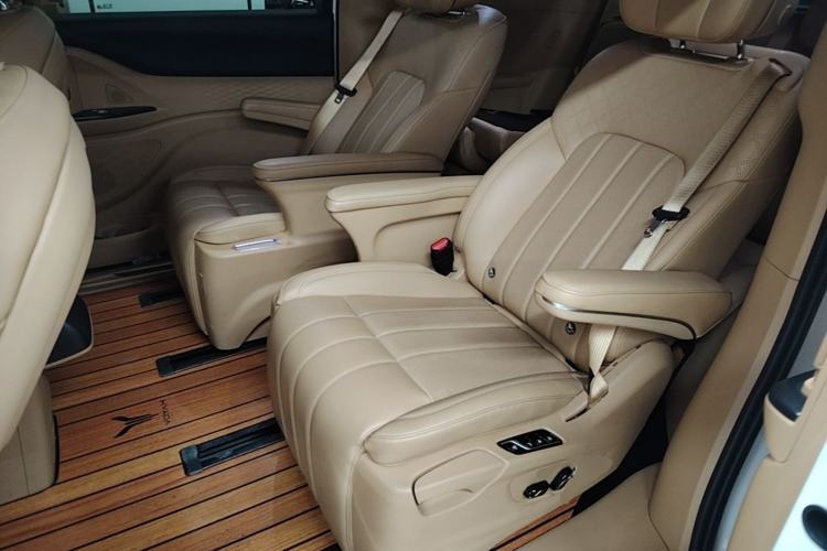 Used VOYAH Dream 2022 Low-Carbon Edition Plus Intelligent Driving Package Left Rear Seat