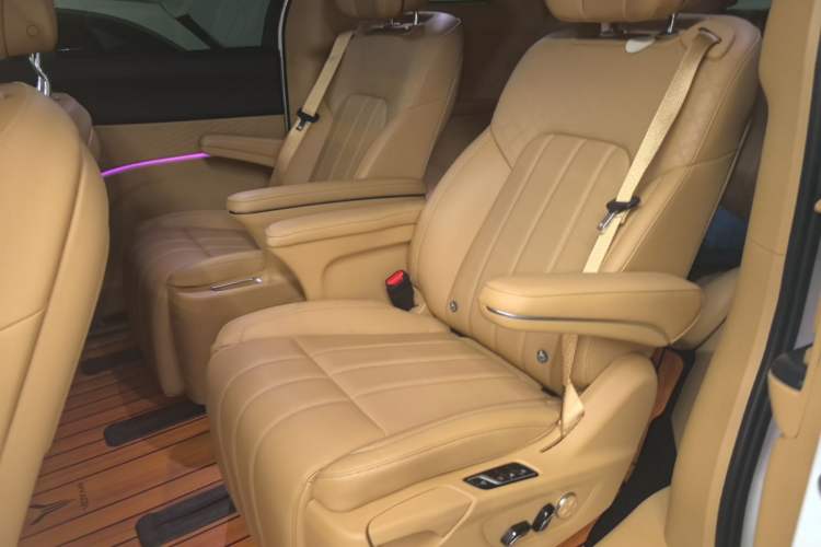 Used VOYAH Dream 2022 0-Emission Version Plus Intelligent Driving Package 475 km Left Rear Seat