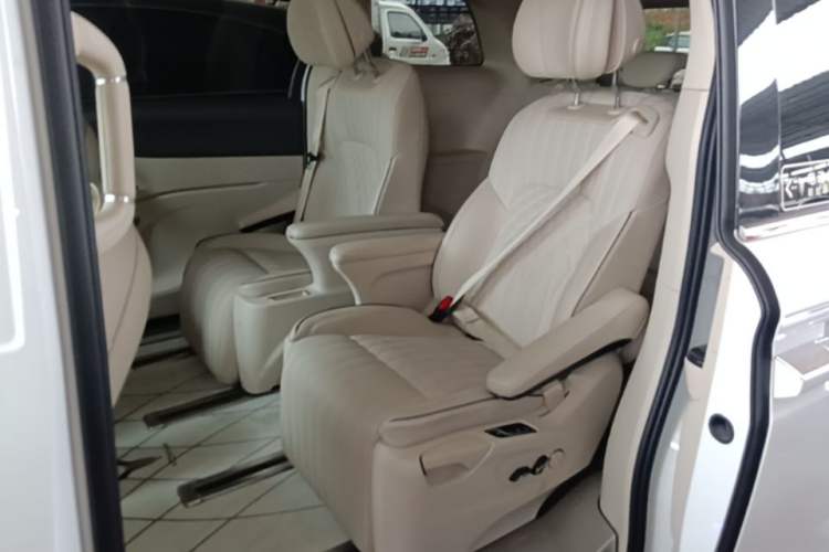 Used VOYAH Dream 2022 Low-Carbon Edition Dream+ Smart Enjoyment Package Left Rear Seat