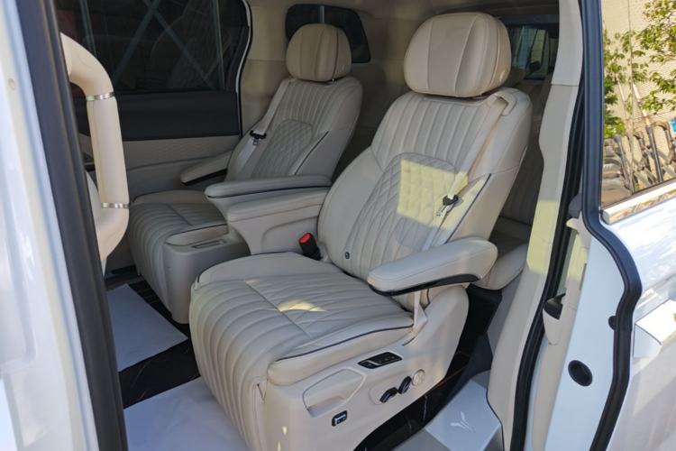 Used VOYAH Dream 2022 Low-Carbon Edition Dream+ Smart Enjoyment Package Left Rear Seat