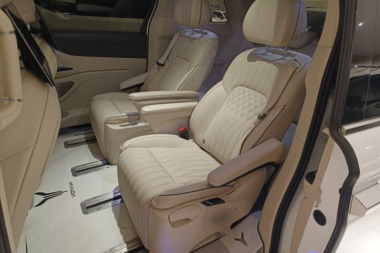 Used VOYAH Dream 2022 Low-Carbon Edition Dream+ Smart Enjoyment Package Left Rear Seat