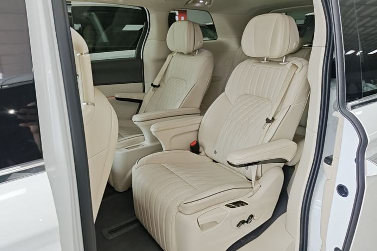 Used VOYAH Dream 2022 Low-Carbon Edition Dream+ Smart Enjoyment Package Left Rear Seat