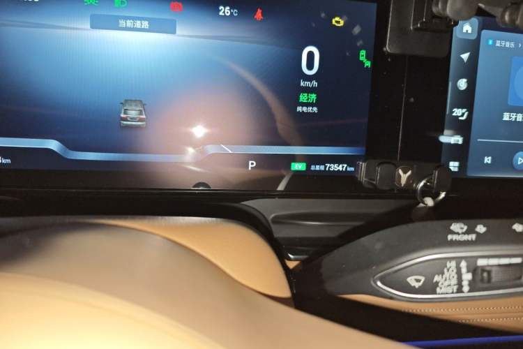Used VOYAH Dream 2022 Low-Carbon Edition Dream+ Smart Enjoyment Package Odometer Close Up