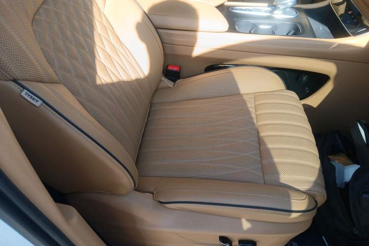Used VOYAH Dream 2022 Low-Carbon Edition Dream+ Smart Enjoyment Package Right Front Seat
