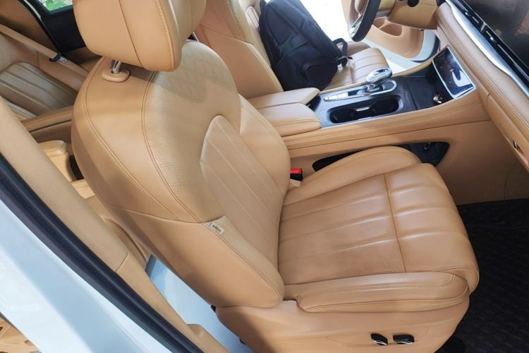 Used VOYAH Dream 2022 Zero-Carbon Edition Plus Intelligent Driving & Range Package—605 km Right Front Seat