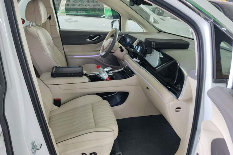 Used VOYAH Dream 2022 Low-Carbon Edition Dream+ Smart Enjoyment Package Right Front Seat
