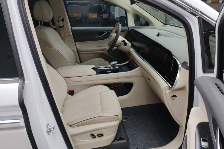 Used VOYAH Dream 2022 Low-Carbon Edition Dream+ Smart Enjoyment Package Right Front Seat