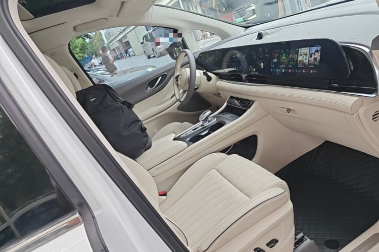 Used VOYAH Dream 2022 0-Carbon Edition Dream+ Smart Enjoyment Package 475 km Right Front Seat