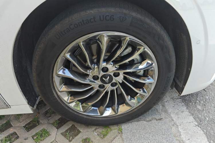 Used VOYAH Dream 2022 Low-Carbon Edition Dream+ Smart Enjoyment Package Right Front Wheel Hub