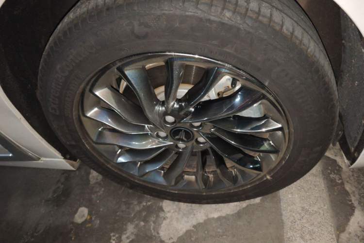 Used VOYAH Dream 2022 Low-Carbon Edition Dream+ Smart Enjoyment Package Right Front Wheel Hub