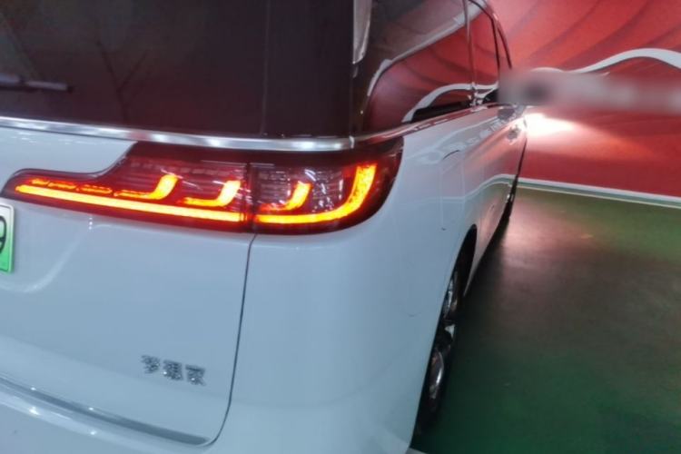 Used VOYAH Dream 2022 Low-Carbon Edition Dream+ Smart Enjoyment Package Right Rear Taillight