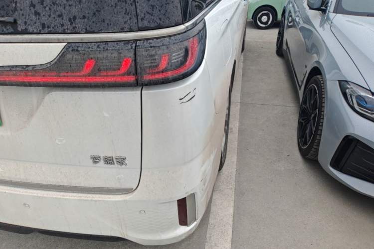 Used VOYAH Dream 2022 Low-Carbon Edition Plus Intelligent Driving Package Right Rear Taillight