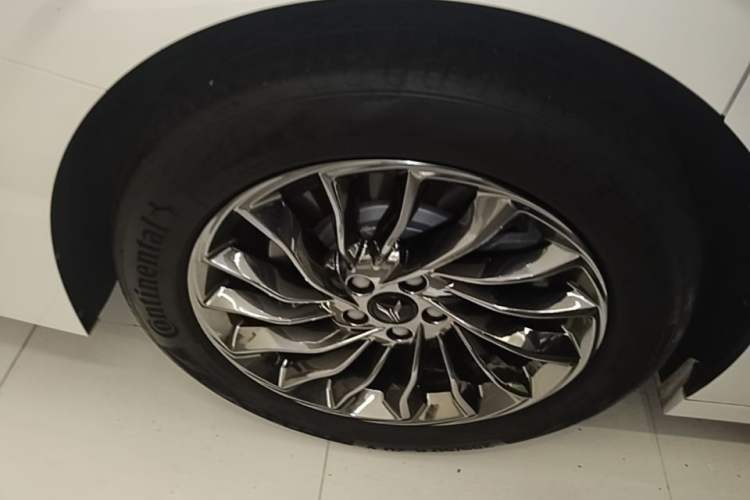 Used VOYAH Dream 2022 Low-Carbon Edition Dream+ Smart Enjoyment Package Right Rear Wheel Hub