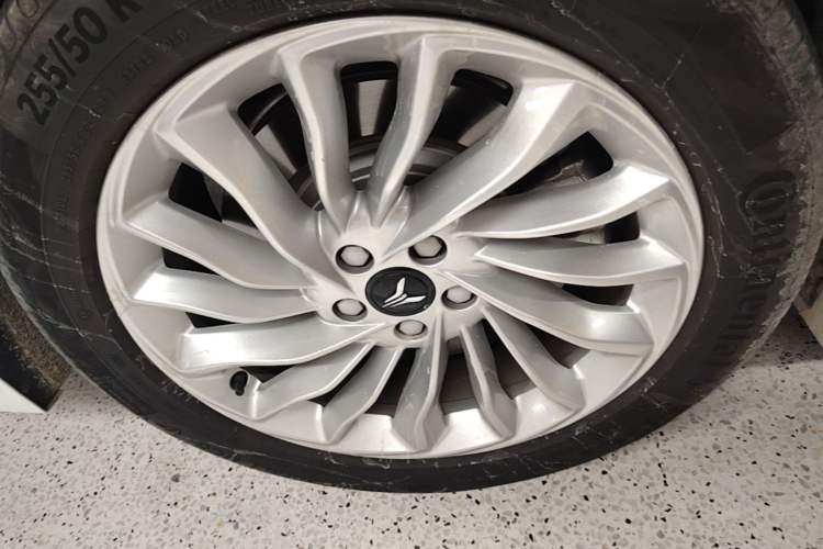 Used VOYAH Dream 2022 Low-Carbon Edition Plus Intelligent Driving Package Right Rear Wheel Hub