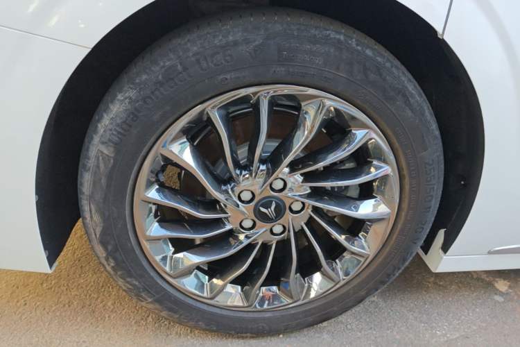 Used VOYAH Dream 2022 Low-Carbon Edition Dream+ Smart Enjoyment Package Right Rear Wheel Hub