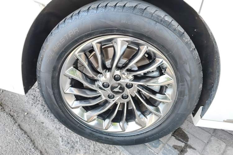 Used VOYAH Dream 2022 Low-Carbon Edition Dream+ Smart Enjoyment Package Right Rear Wheel Hub