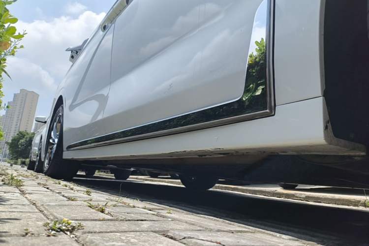 Used VOYAH Dream 2022 Low-Carbon Edition Dream+ Smart Enjoyment Package Right Side Sill