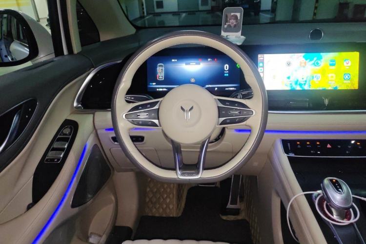 Used VOYAH Dream 2022 0-Emission Edition Dream+ Smart Range Package – 605 km Steering Wheel