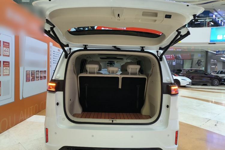 Used VOYAH Dream 2022 0-Carbon Edition Dream+ Smart Enjoyment Package 475 km Trunk