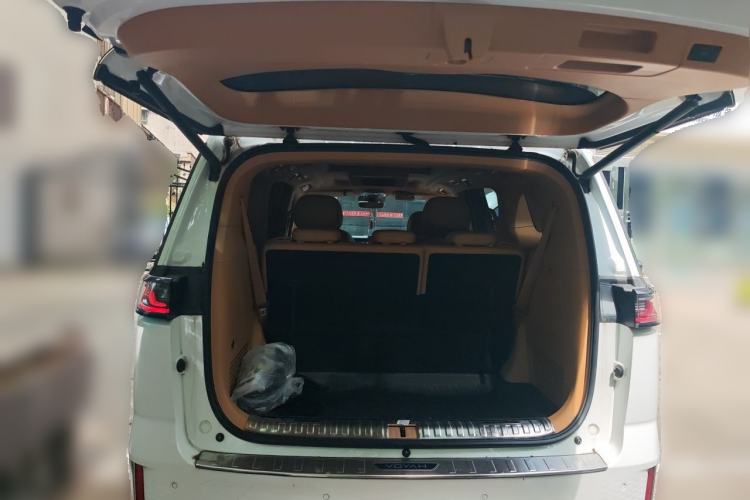 Used VOYAH Dream 2022 Low-Carbon Edition Dream+ Smart Enjoyment Package Trunk