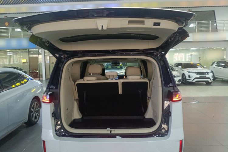 Used VOYAH Dream 2022 Low-Carbon Edition Dream+ Smart Enjoyment Package Trunk