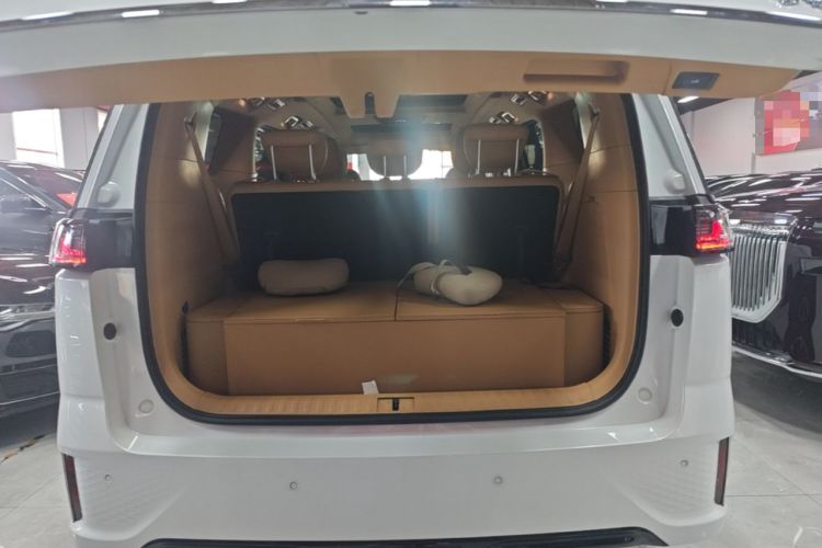 Used VOYAH Dream 2022 Low-Carbon Edition Dream+ Smart Enjoyment Package Trunk