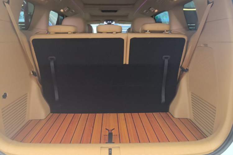 Used VOYAH Dream 2022 0-Emission Version Plus Intelligent Driving Package 475 km Trunk