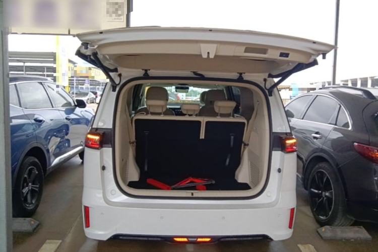 Used VOYAH Dream 2022 Low-Carbon Edition Dream+ Smart Enjoyment Package Trunk