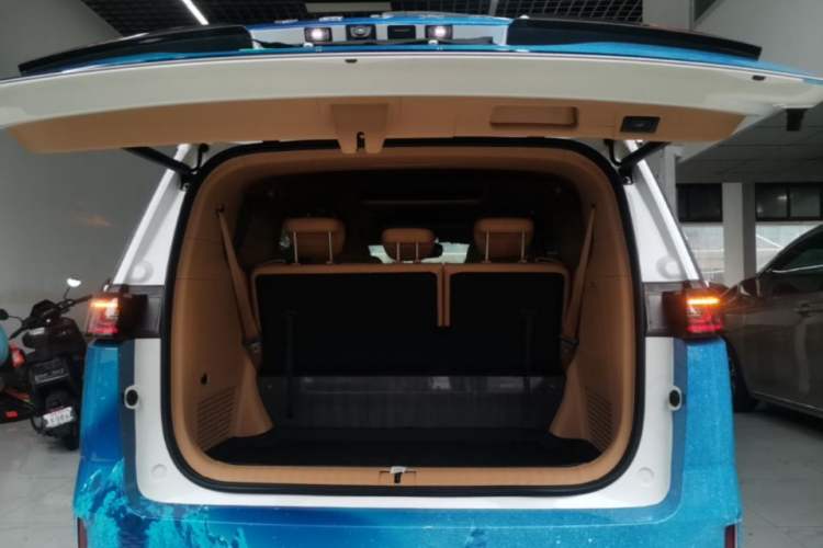 Used VOYAH Dream 2022 Low-Carbon Edition Dream+ Smart Enjoyment Package Trunk
