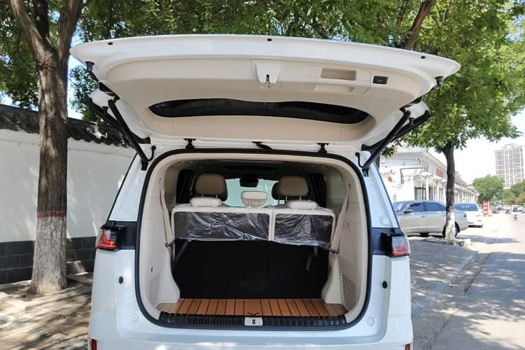 Used VOYAH Dream 2022 Low-Carbon Edition Dream+ Smart Enjoyment Package Trunk